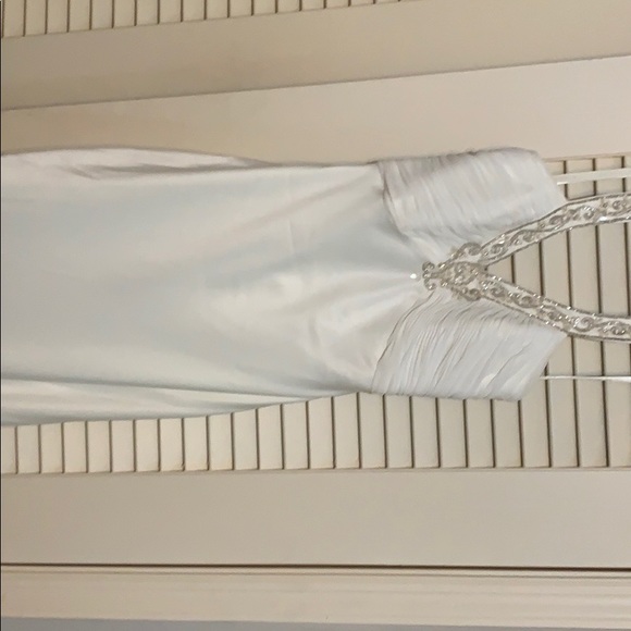 David’s Bridal destination Wedding Dress Ivory sz8 - Picture 3 of 8